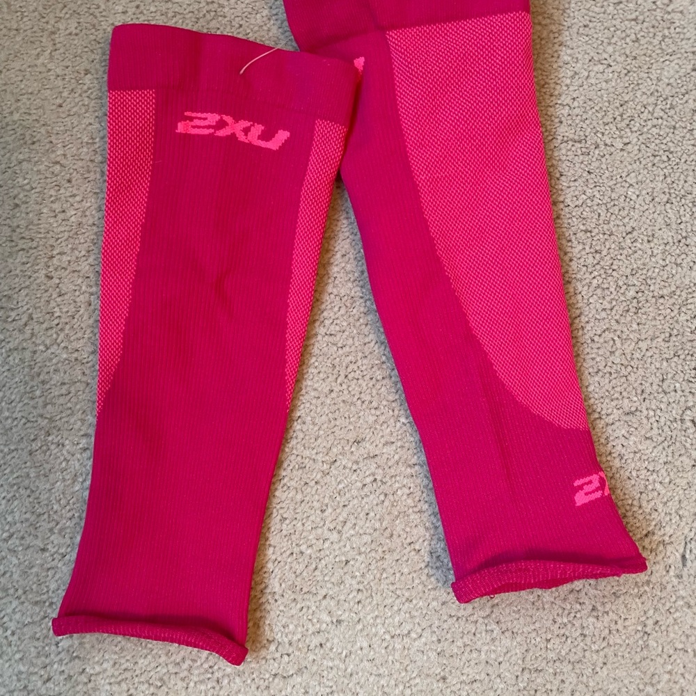 Pink Compression arm sleeves - Picture 2 of 2